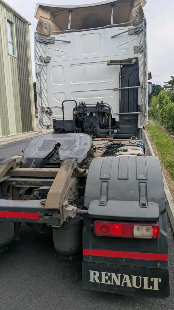Renault Premium 4x2 430hp - Image 3
