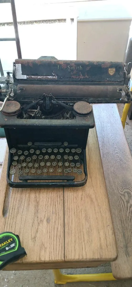 Vintage type writer - Image 2