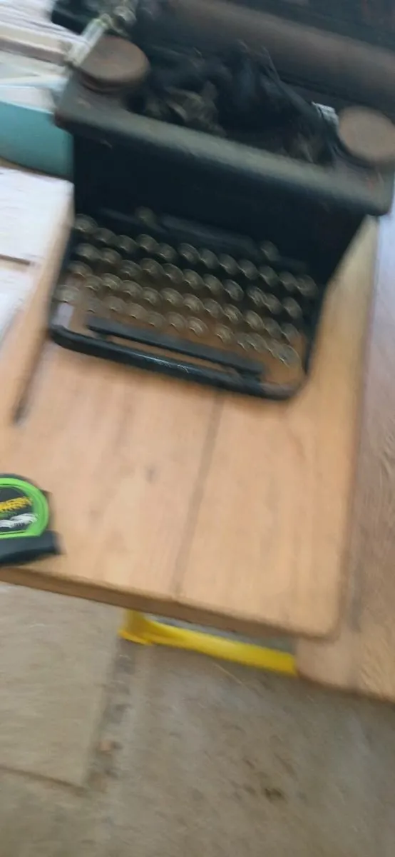 Vintage type writer - Image 3