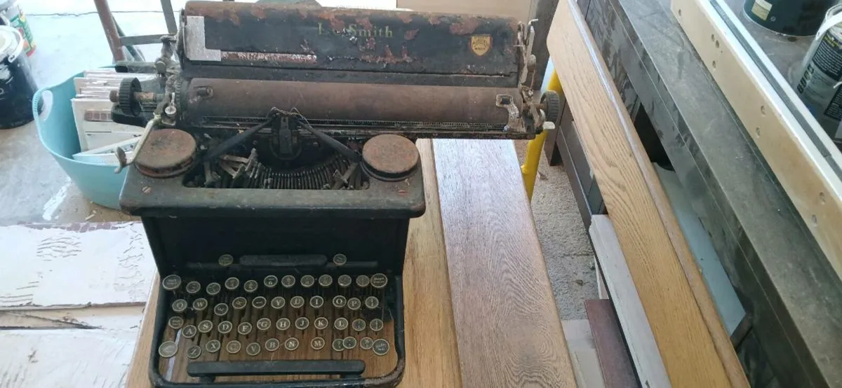 Vintage type writer - Image 4