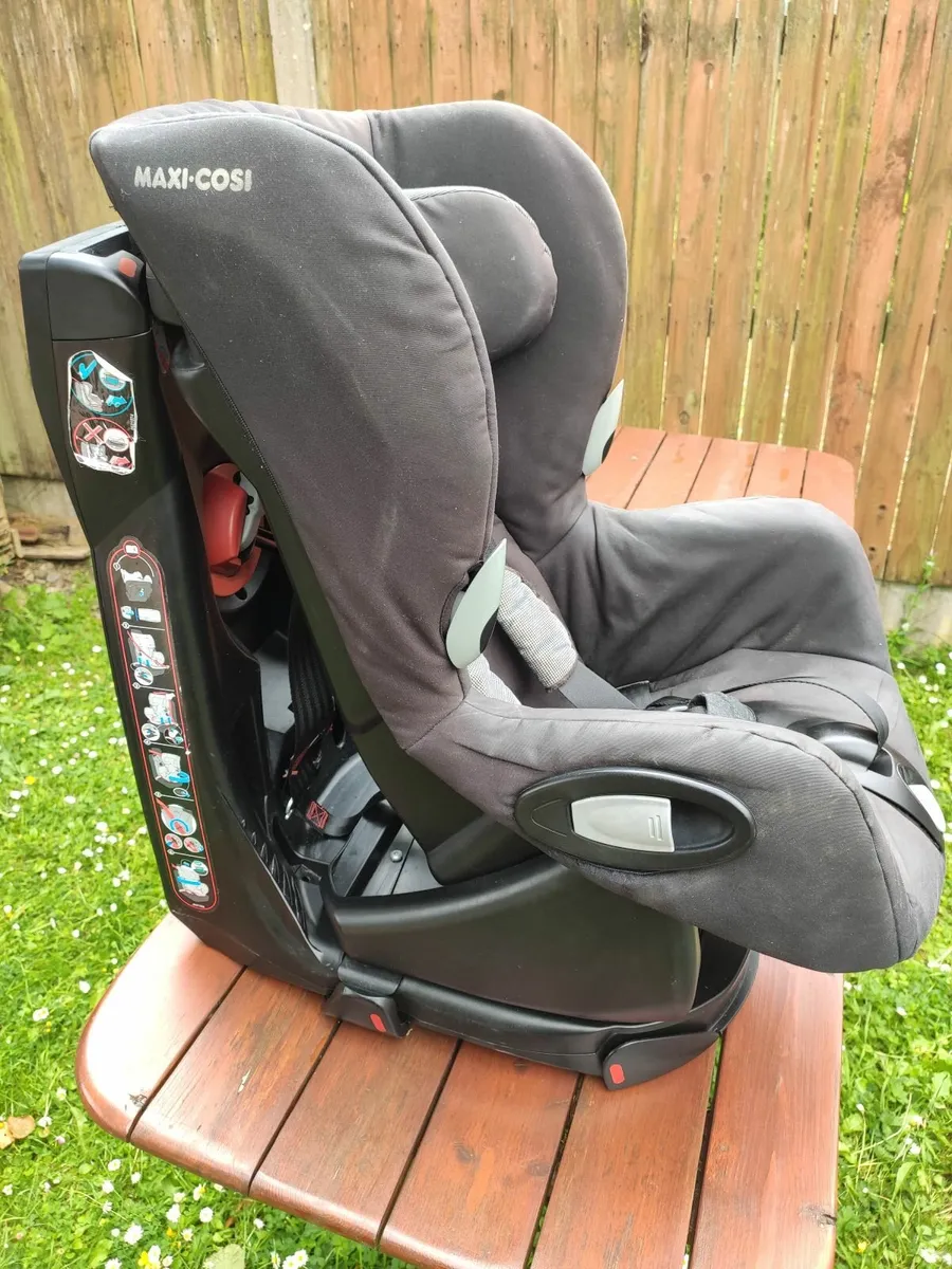 Maxi-Cosi Axiss Swiveling Toddler Car Seat - Image 4