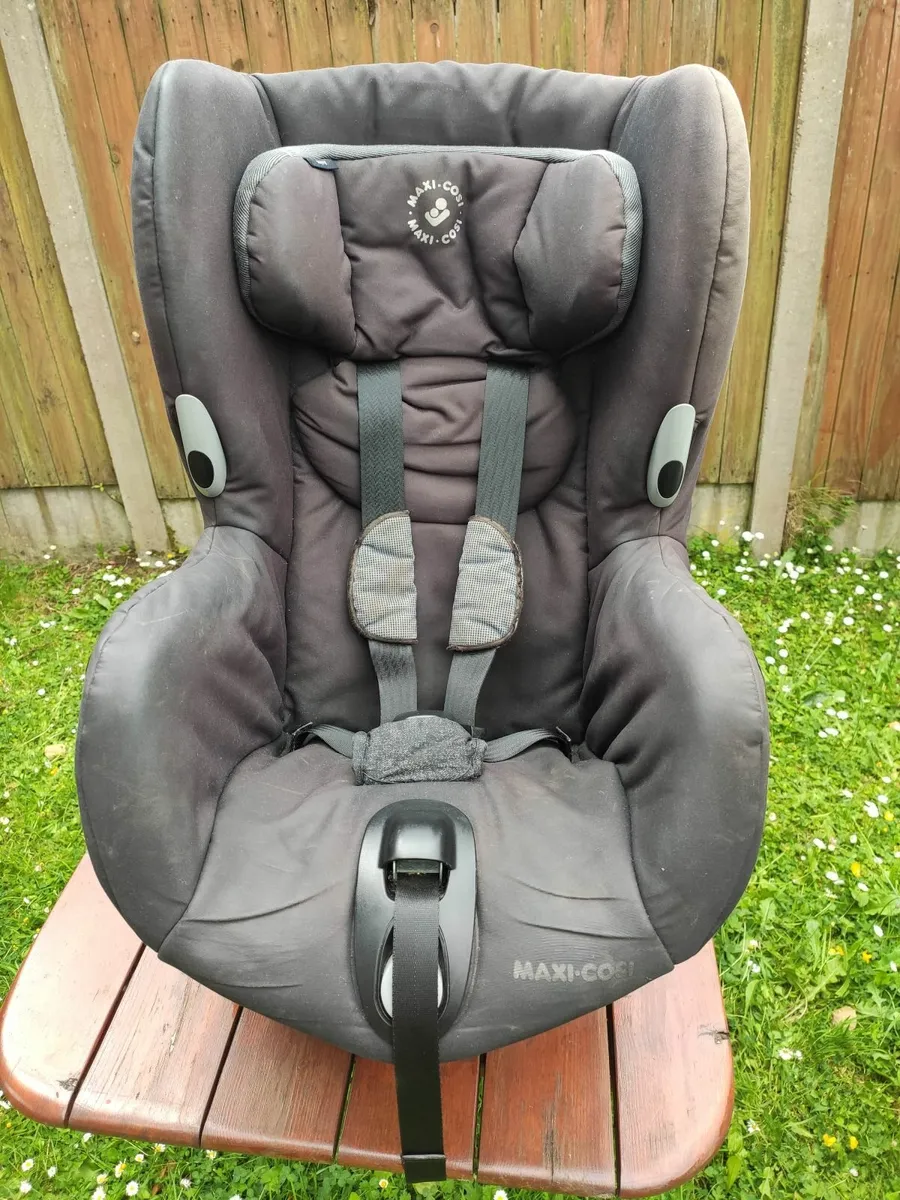 Maxi-Cosi Axiss Swiveling Toddler Car Seat - Image 2