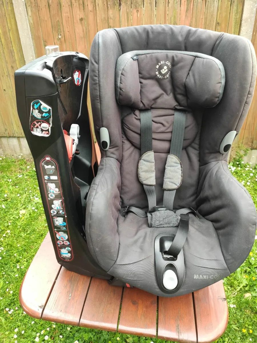 Maxi-Cosi Axiss Swiveling Toddler Car Seat - Image 1
