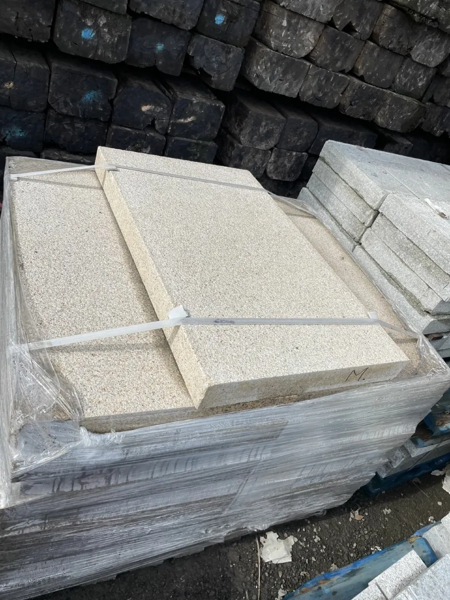 Oatmeal Granite Wall Cappings Yard Clearance - Image 1