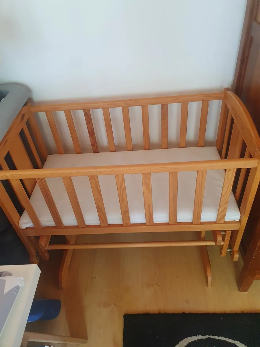 Baby cradle - Image 1