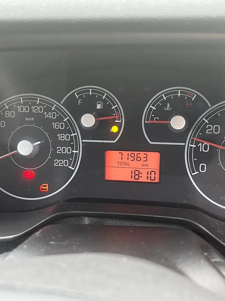 Fiat punto LOW MILEAGE - Image 3