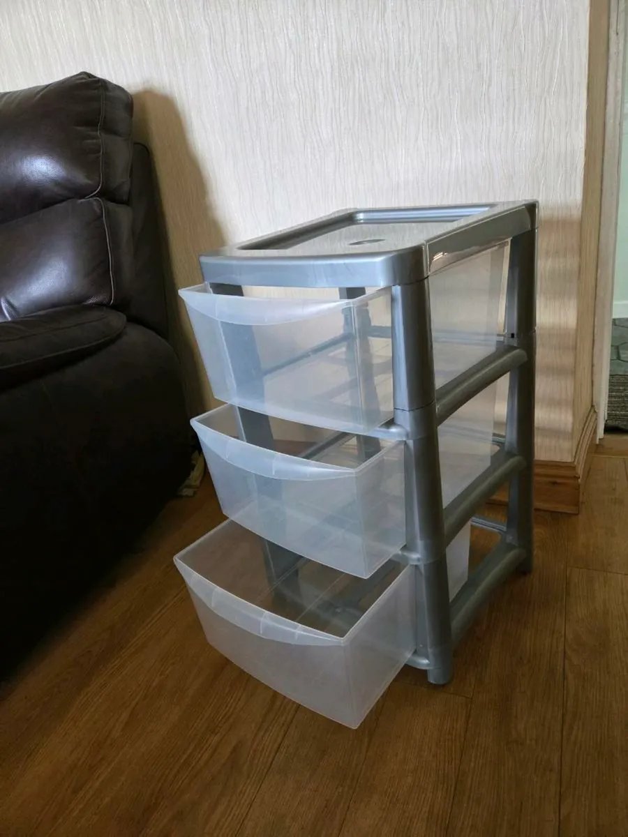 Plastic 3 drawer storage unit on wheels - Image 1