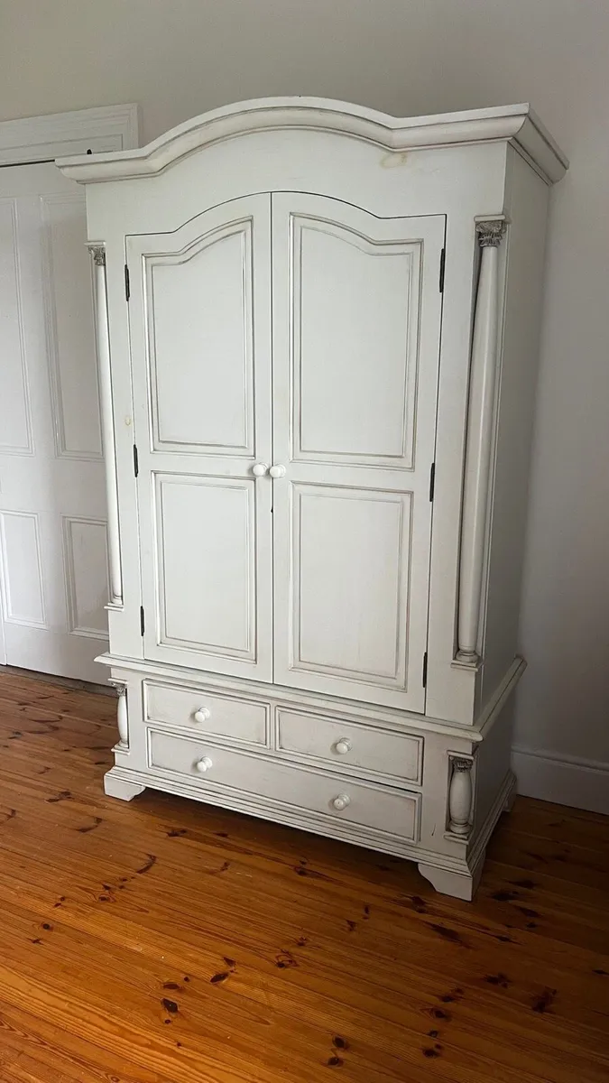WARDROBE - Image 1