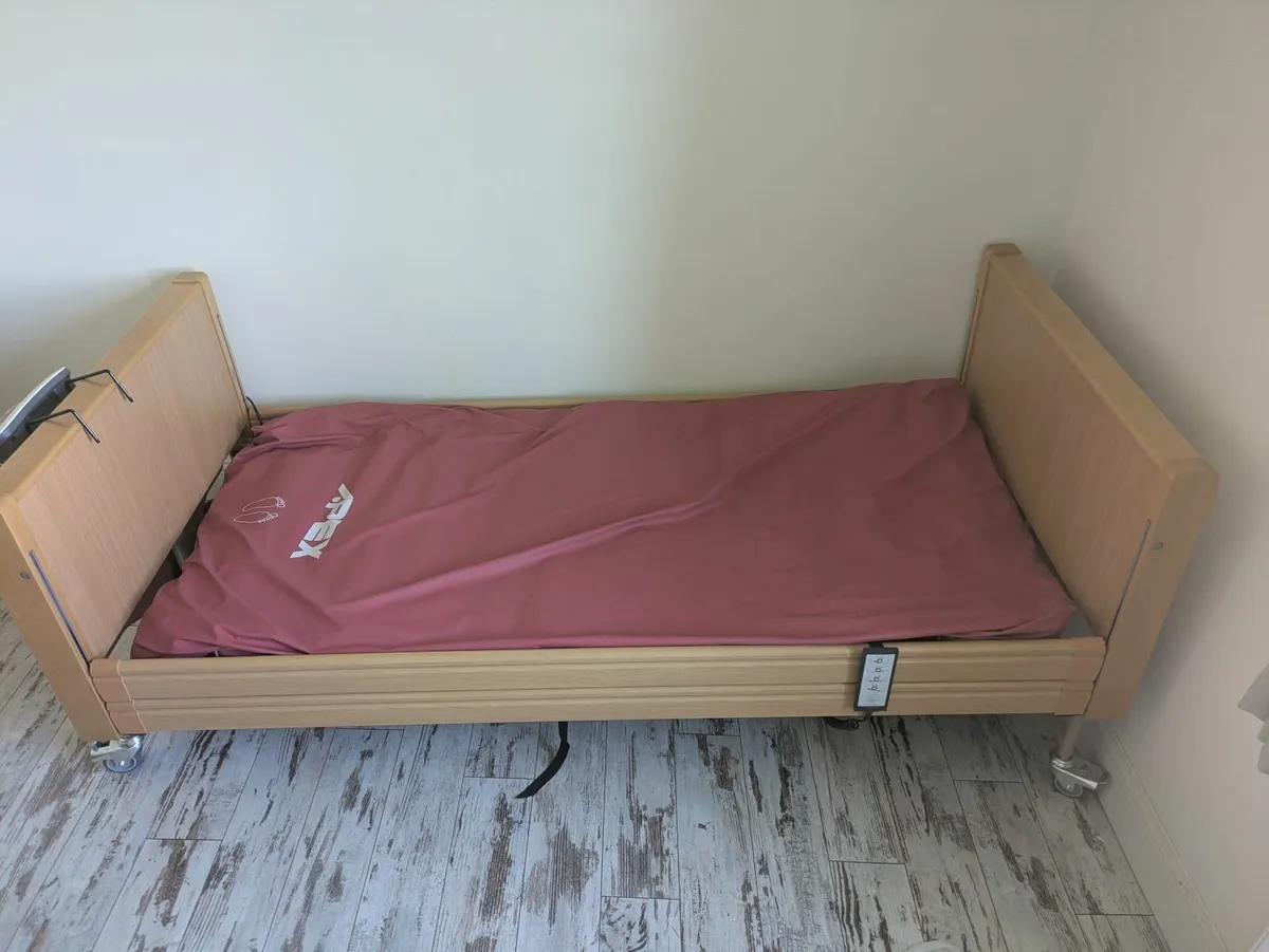 Electric bed - Image 2