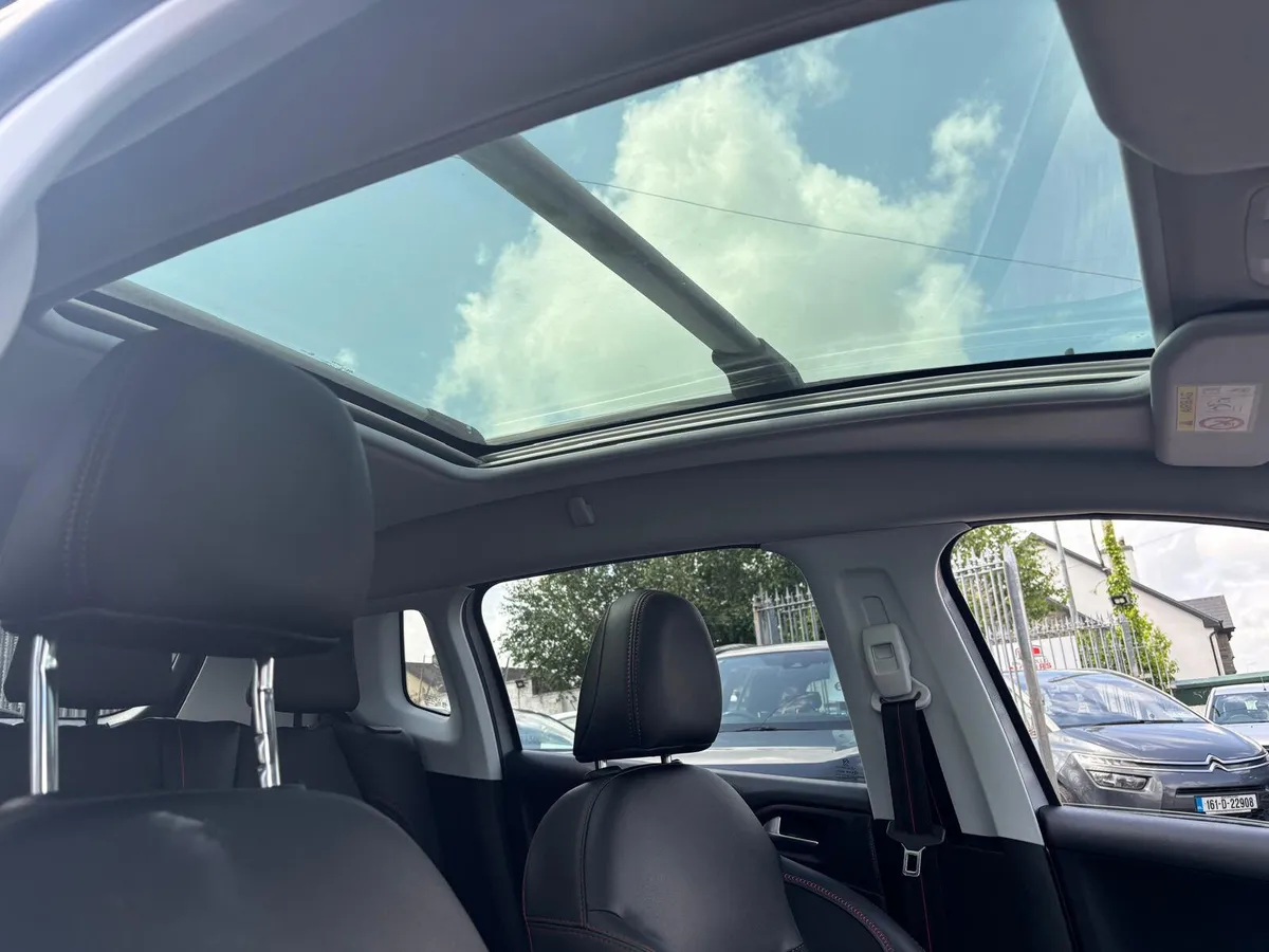 Peugeot 2008 2017  GT LINE  1.6 HDI  LOW  MILES - Image 4