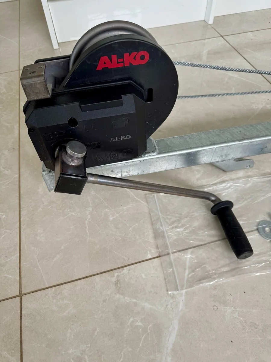 Bring James manual winch kit + wheel chocks - Image 2