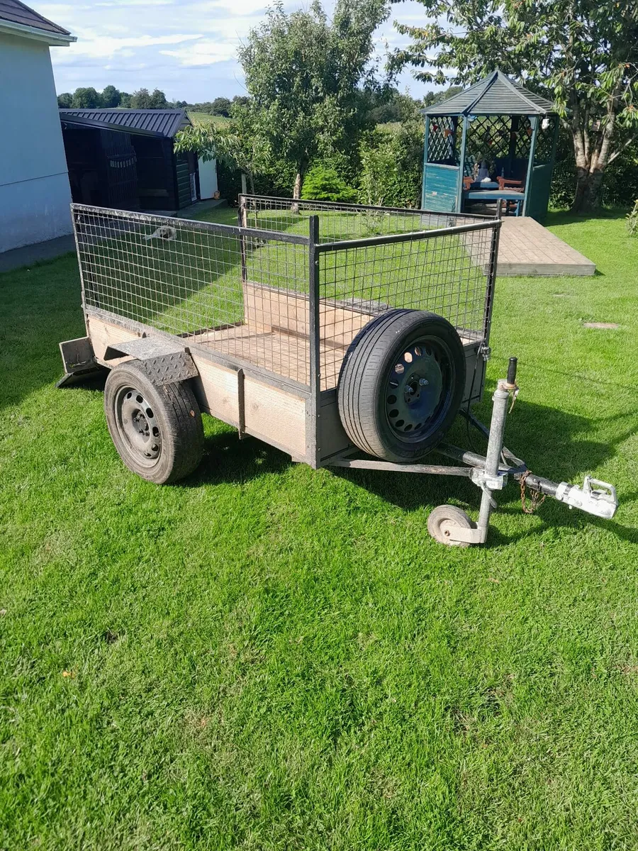 Trailer - Image 1
