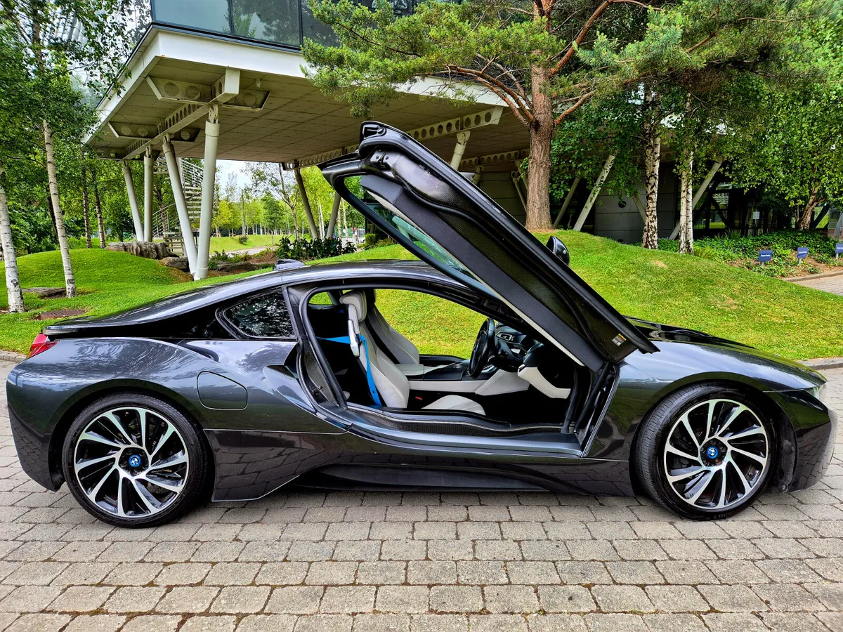 BMW i8 1.5i 369BHP COUPE - Image 2