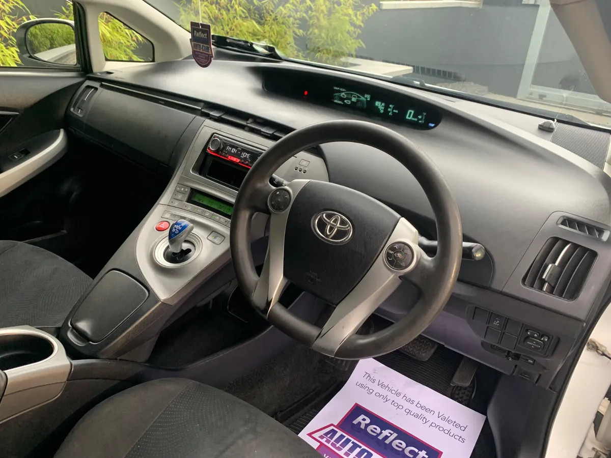 Toyota Prius 2013 hybrid (New Nct) - Image 4