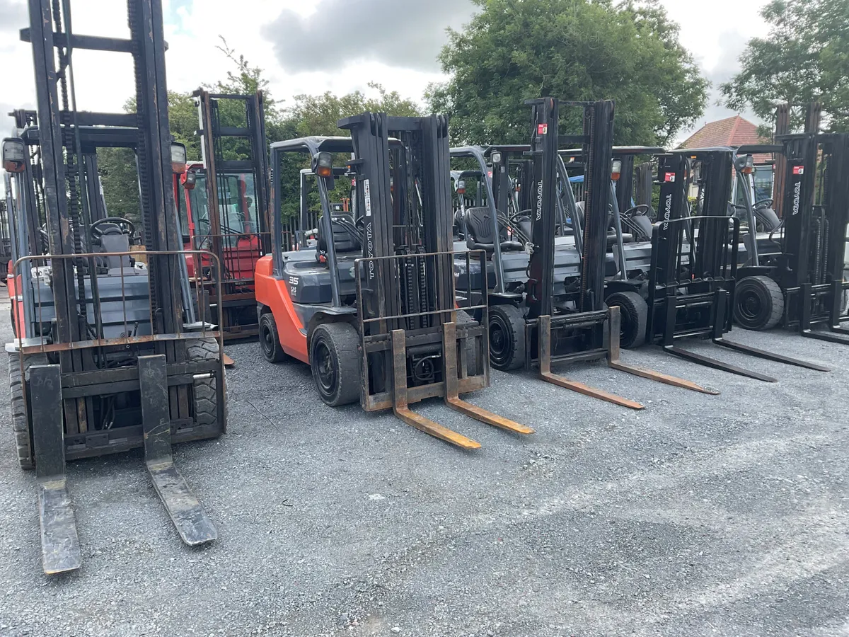 FORKLIFT - Image 4