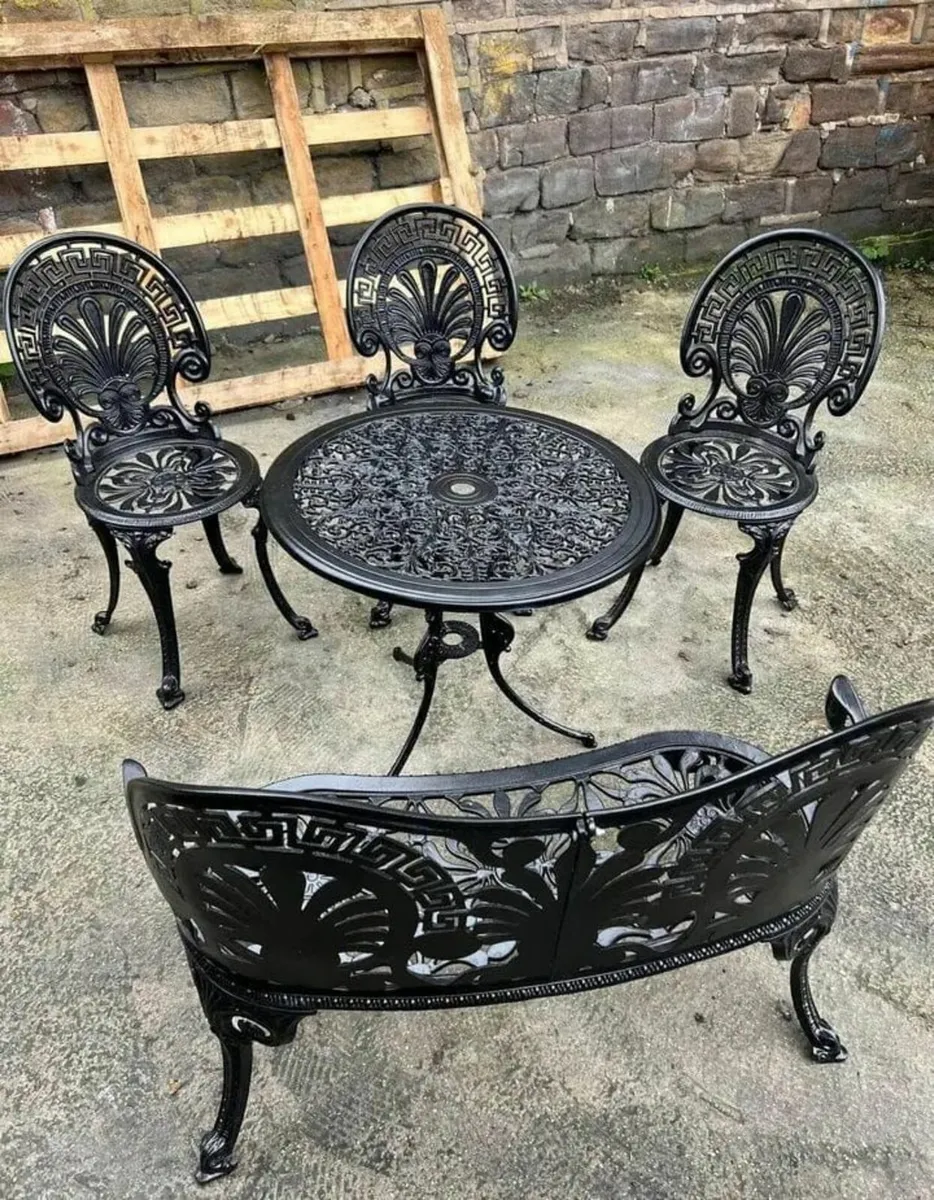 patio set - Image 1