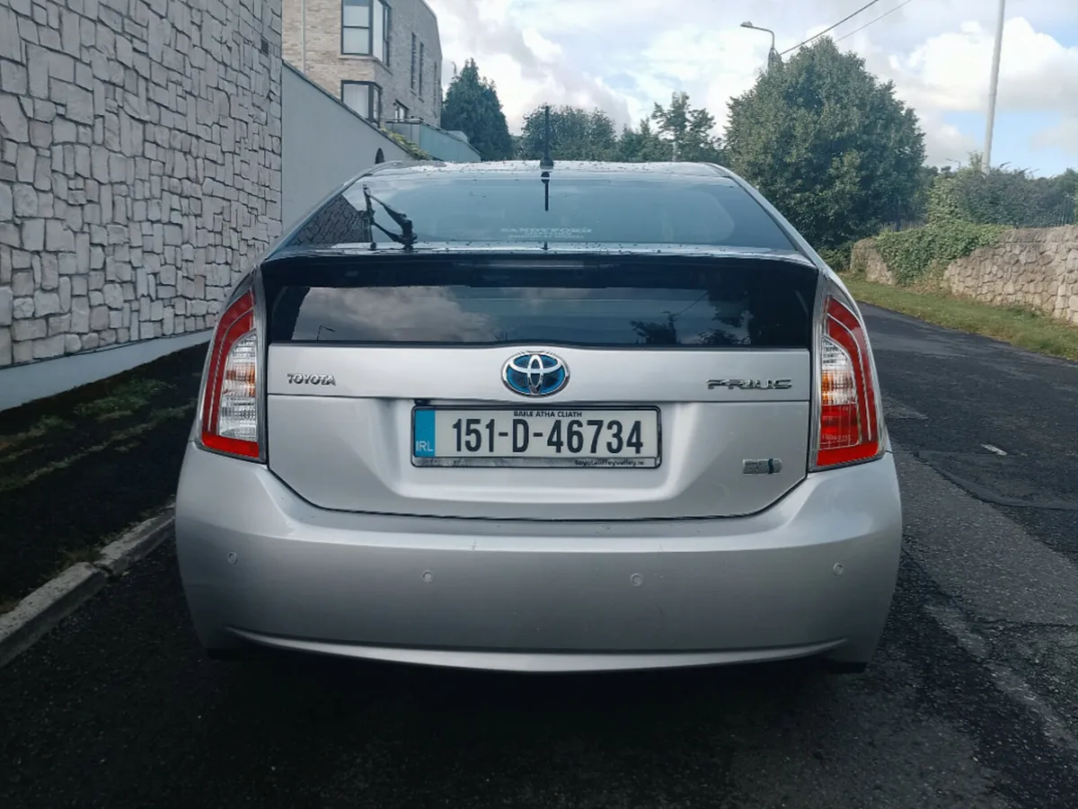 Toyota Prius T4 Hybrid CVT 5DR Auto - Image 3
