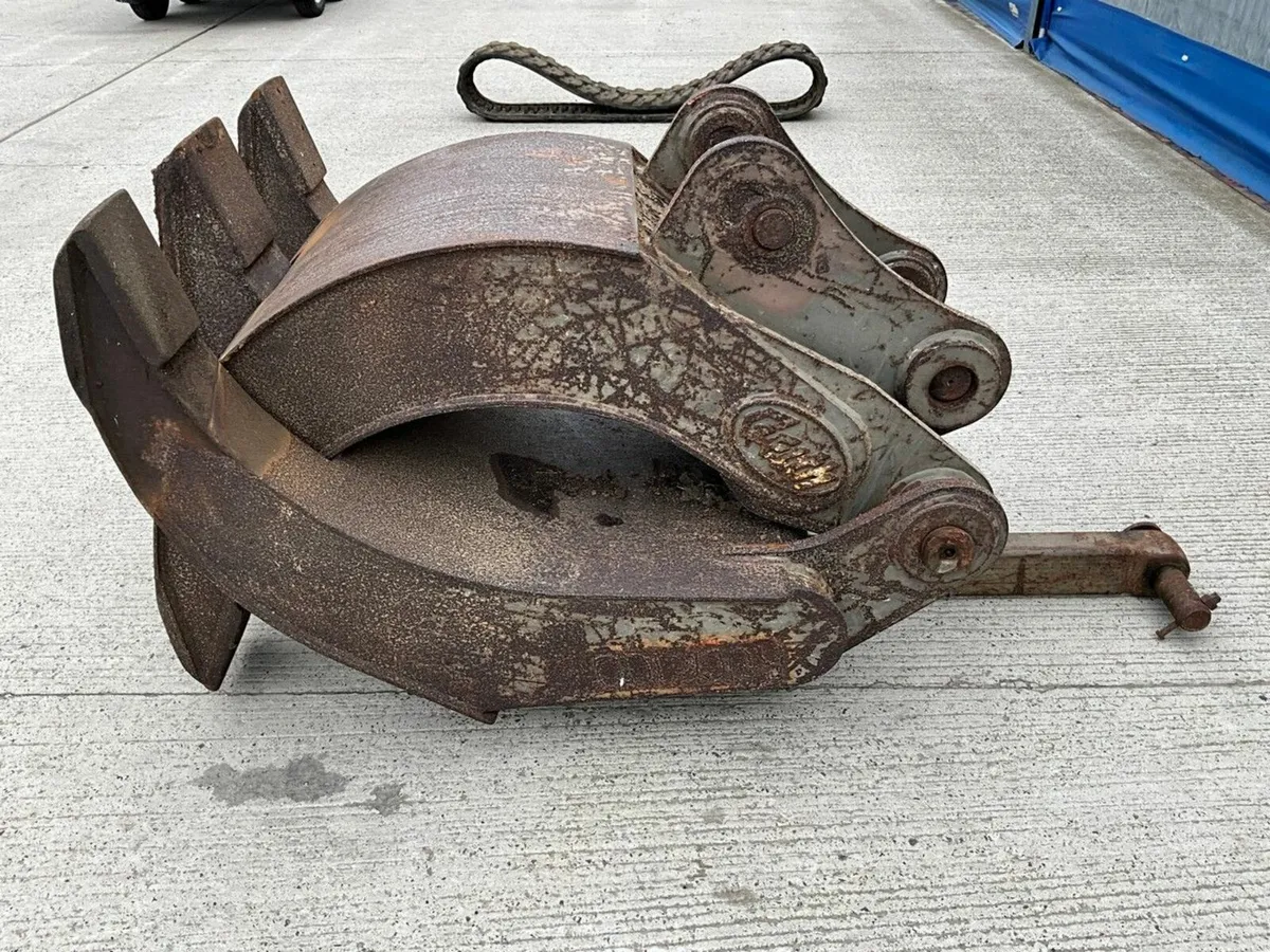 5 TYNE MANUAL GRAB TO SUIT EXCAVATOR - Image 2