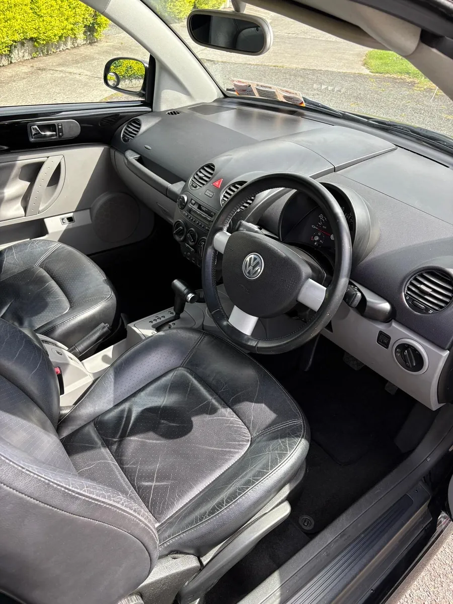 VW Beetle Convertible - Image 4