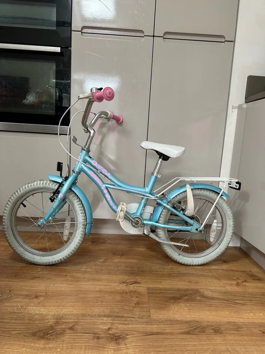 2 Kids bicycles - Image 1