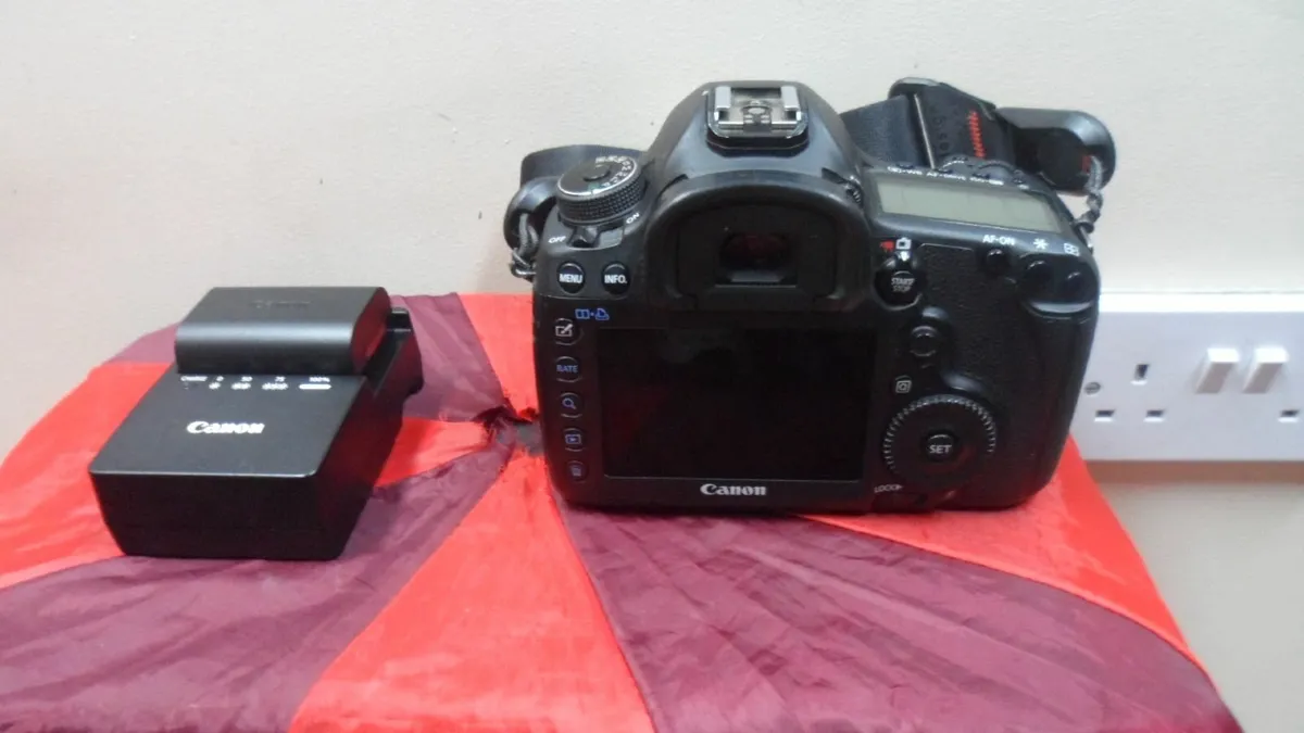 Canon EOS 5D Mark 3 - Image 4