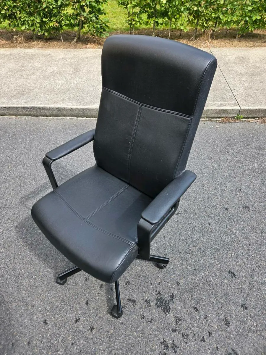 Office/ computer chair - Image 1