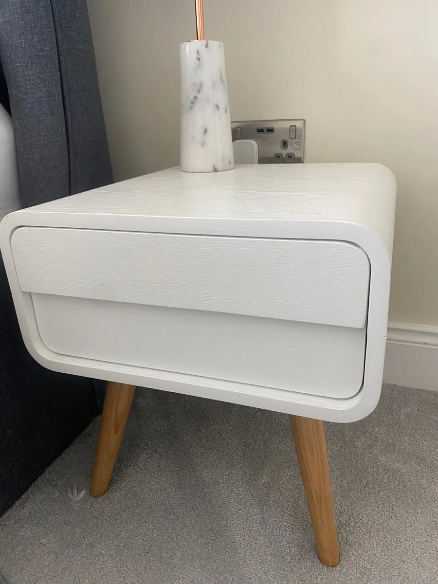 Bedside lockers - Image 1