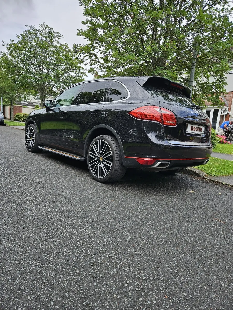 Porsche Cayene - Image 1