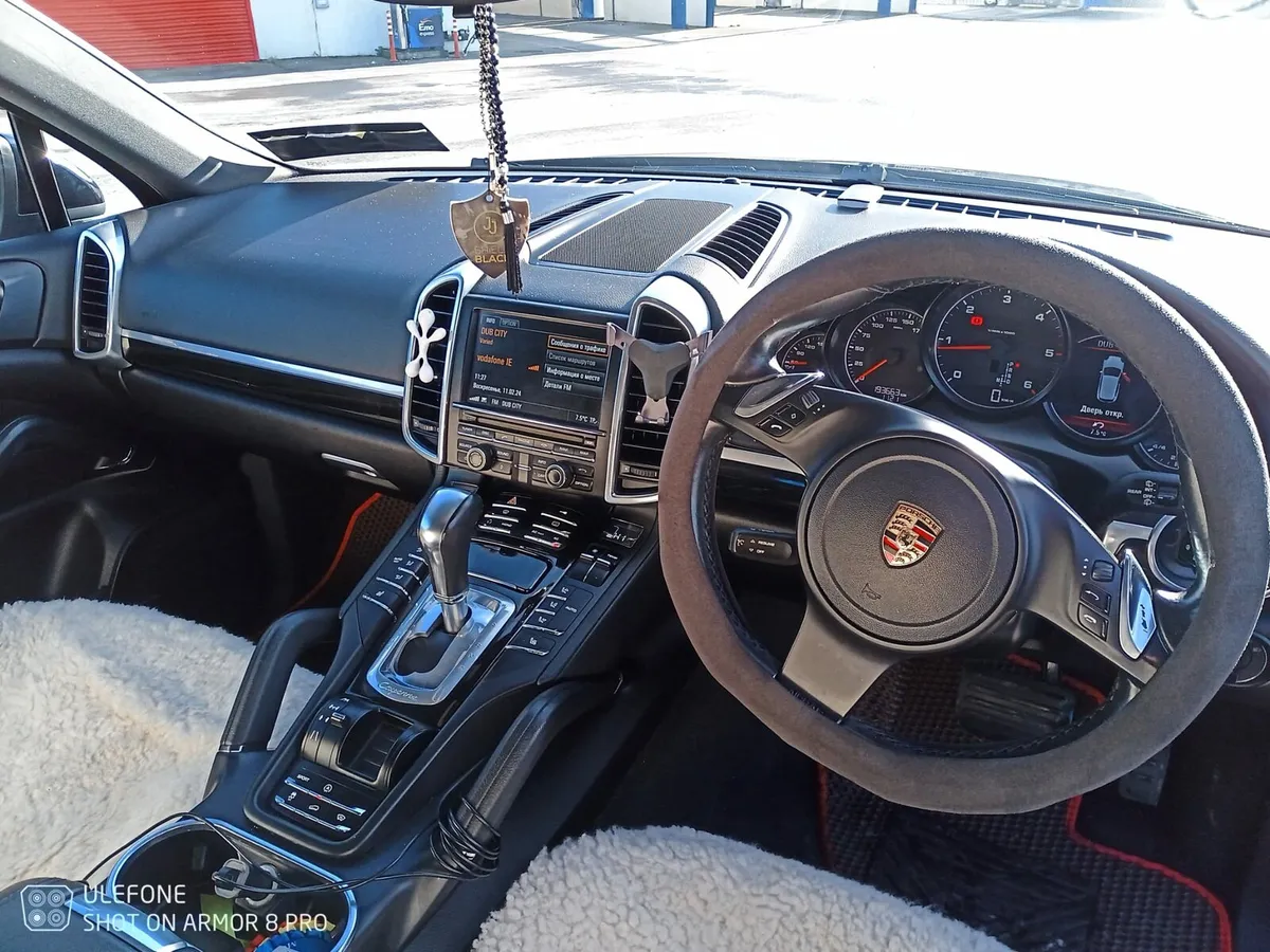 Porsche Cayene - Image 2