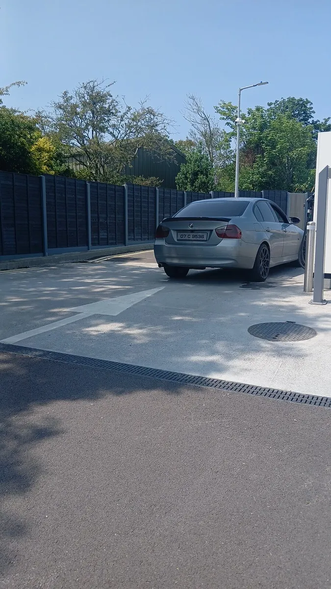 Bmw e90 318i - Image 2
