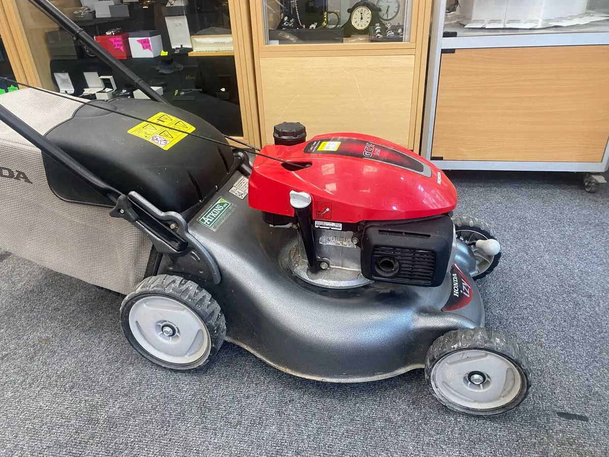 Honda Izy petrol lawnmower - Image 2