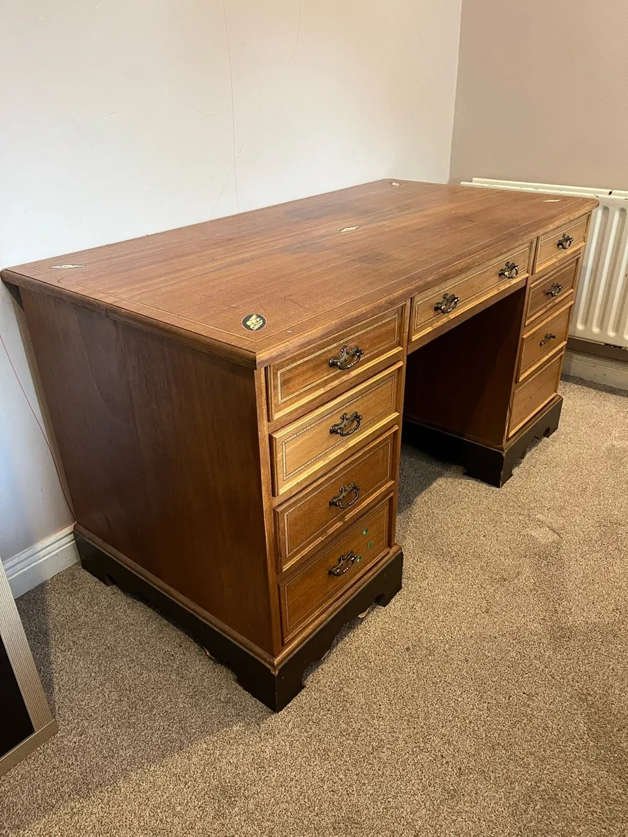 Antique desk - Image 3