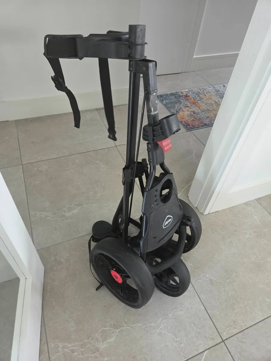 Golf trolley - Image 1