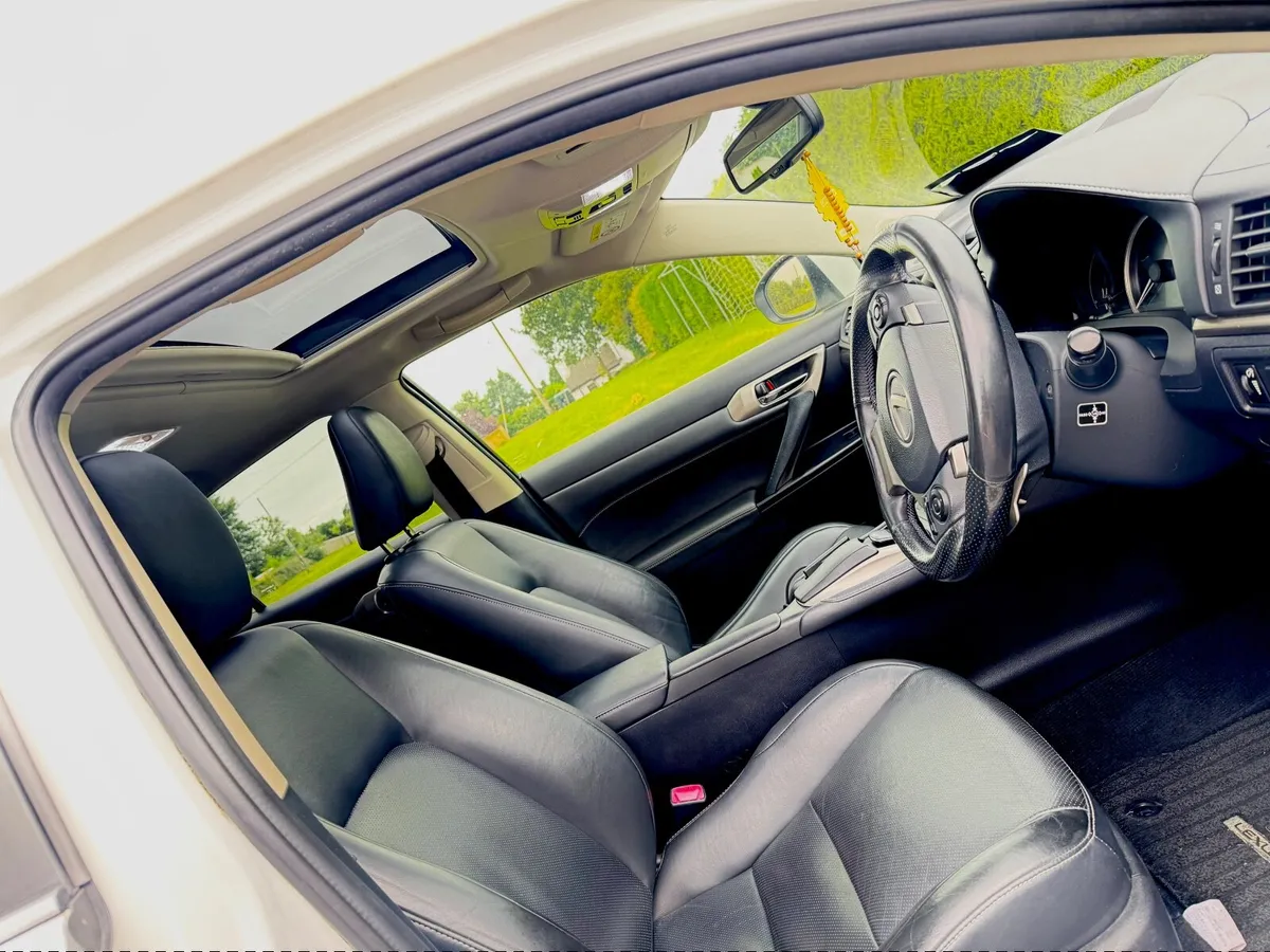 Lexus CT 2017 - Image 4