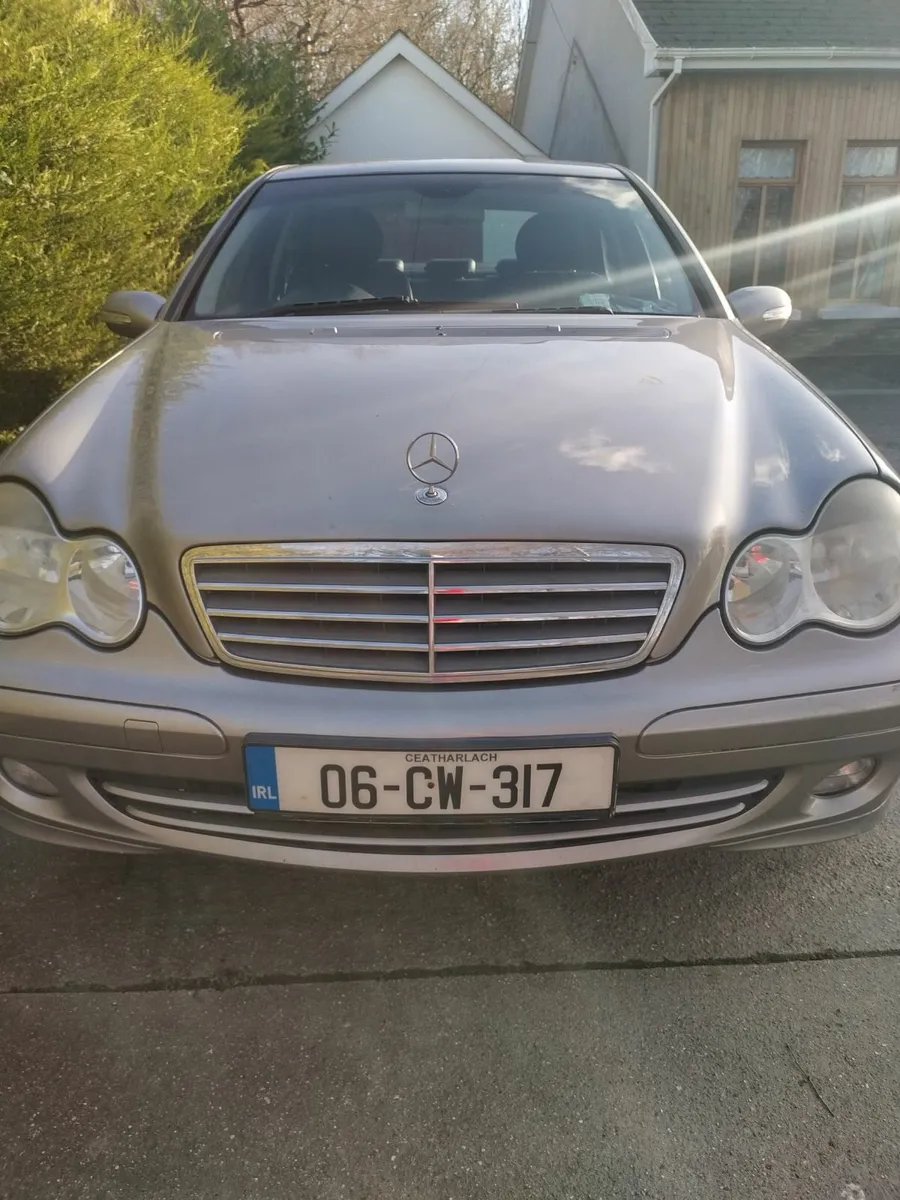 Mercedes-Benz C-Class 2006 - Image 2