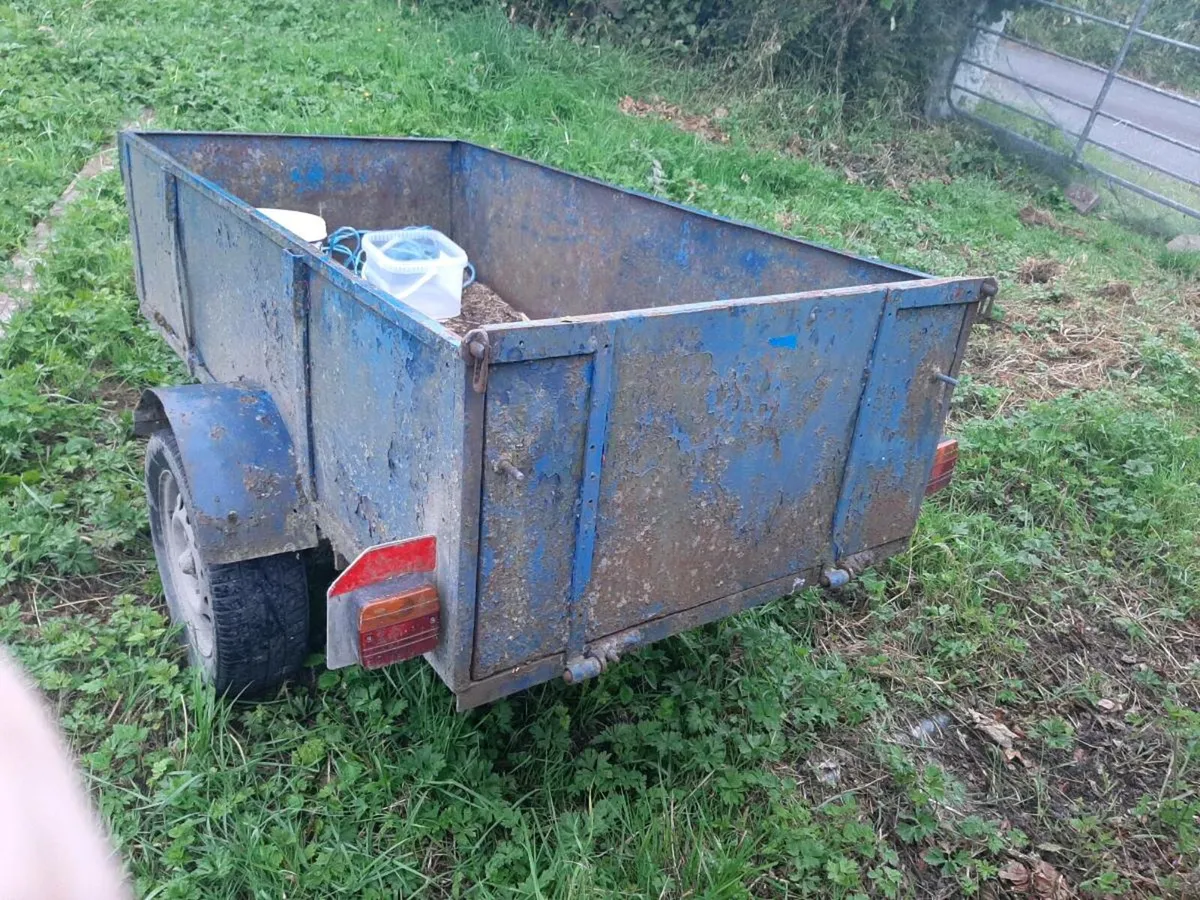 2 Trailers - Image 2