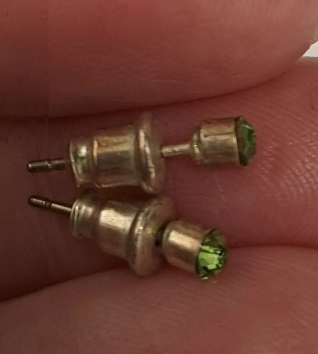 Light green crystal earrings - Image 1
