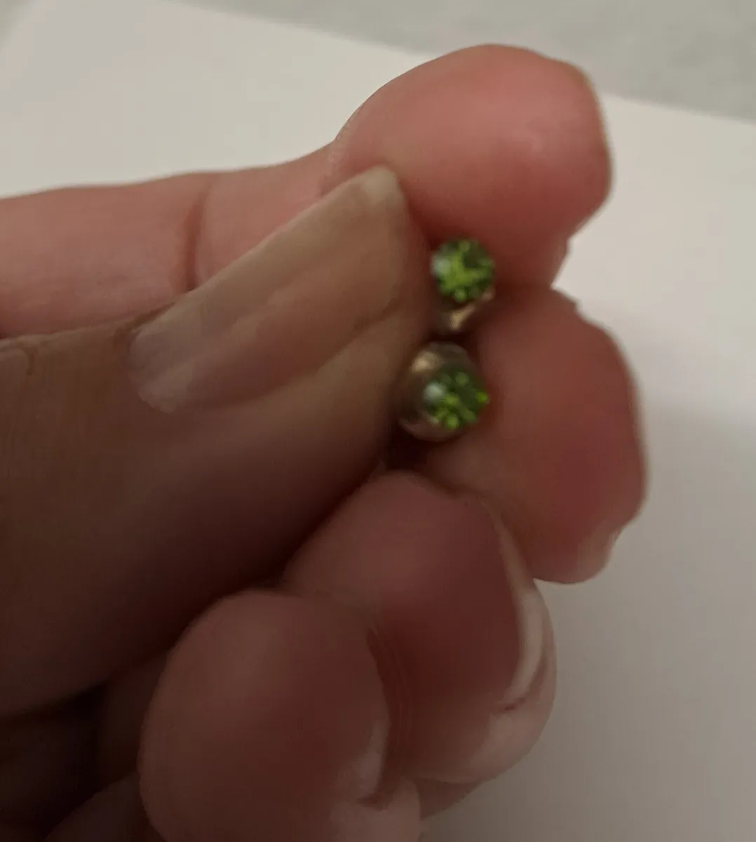 Light green crystal earrings - Image 2