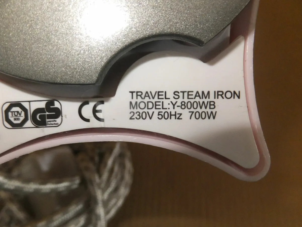 Travel Steam Iron - Image 3