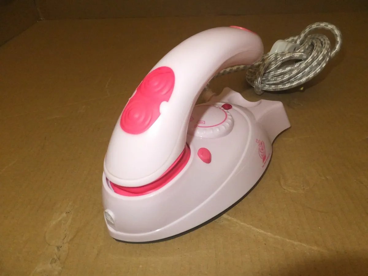 Travel Steam Iron - Image 4