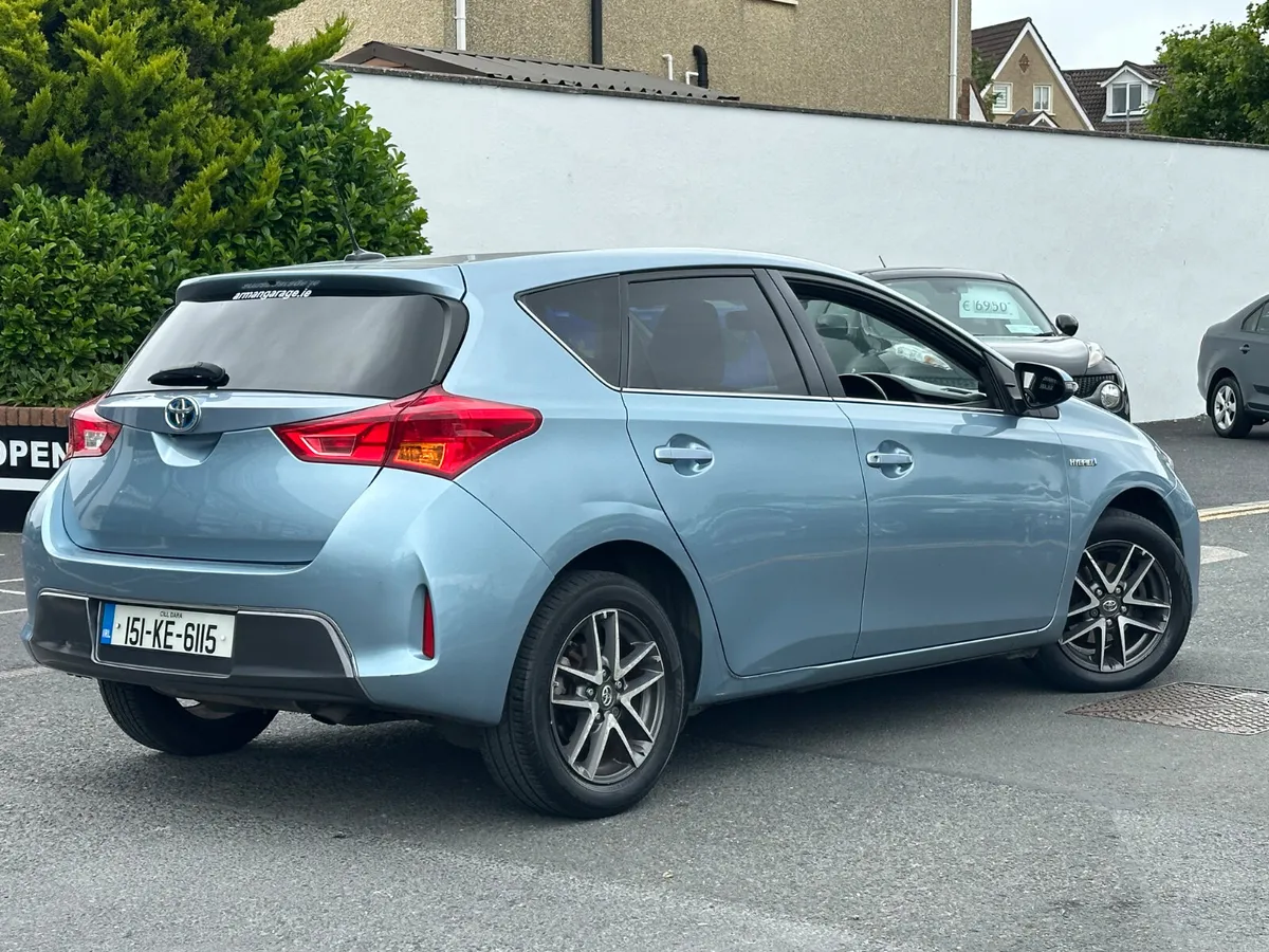 Toyota Auris 2015 - Image 4