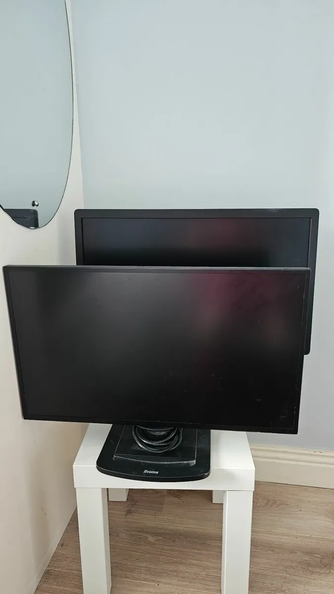 Two mointors 21inches - Image 1