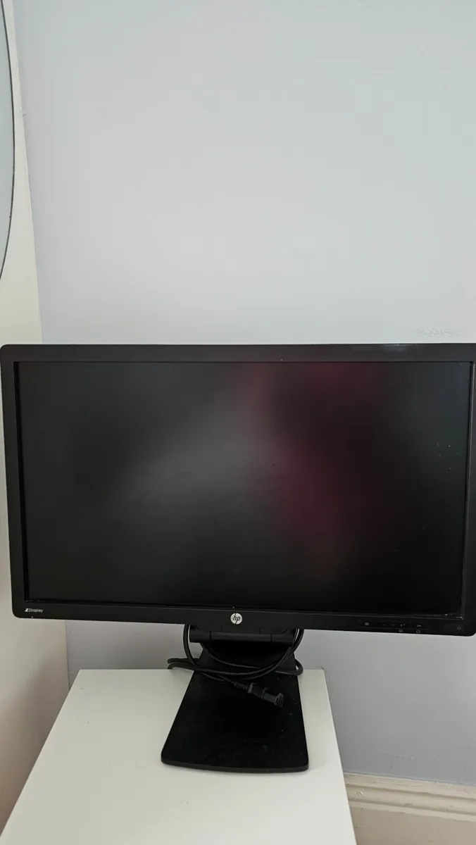Two mointors 21inches - Image 2