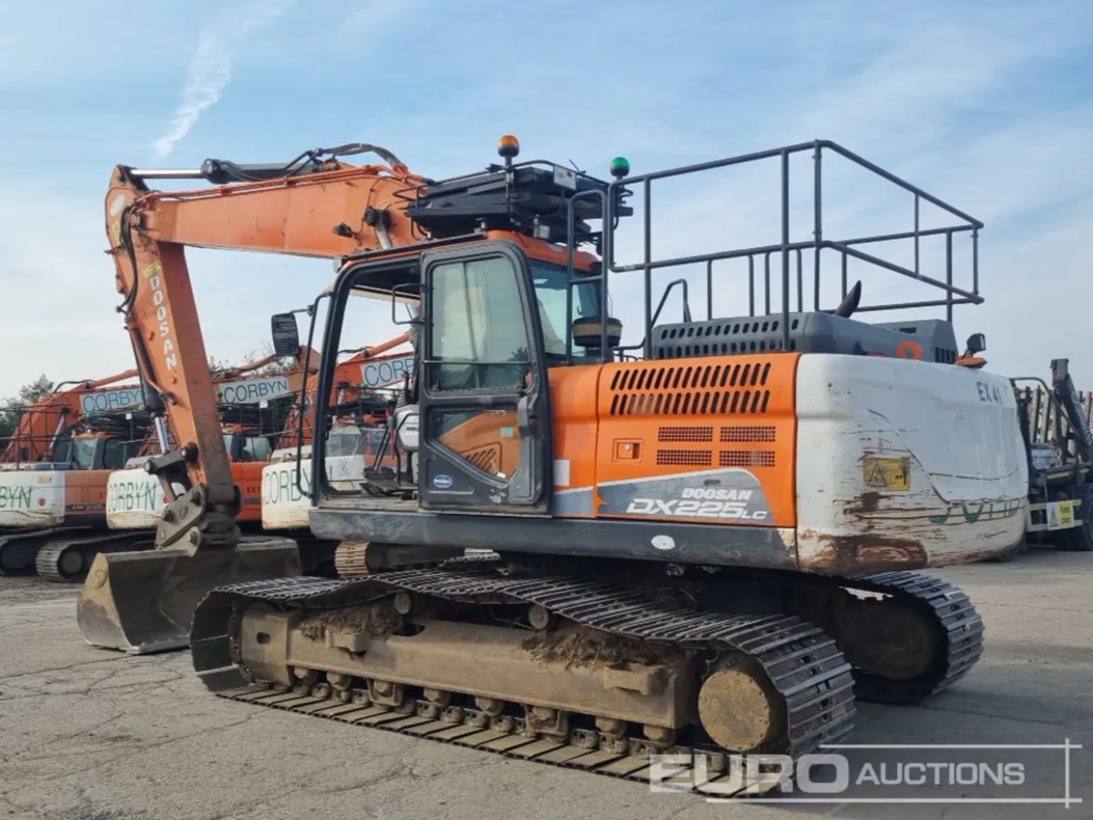 2017 Doosan DX225LC-5 - Image 4