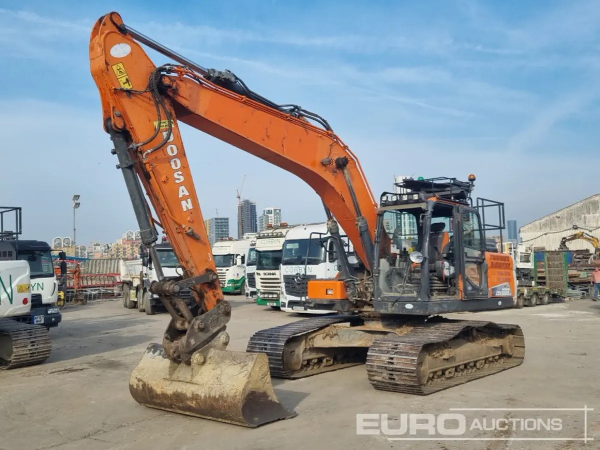 2017 Doosan DX225LC-5 - Image 1