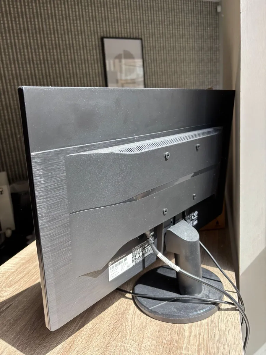Screen - Image 2