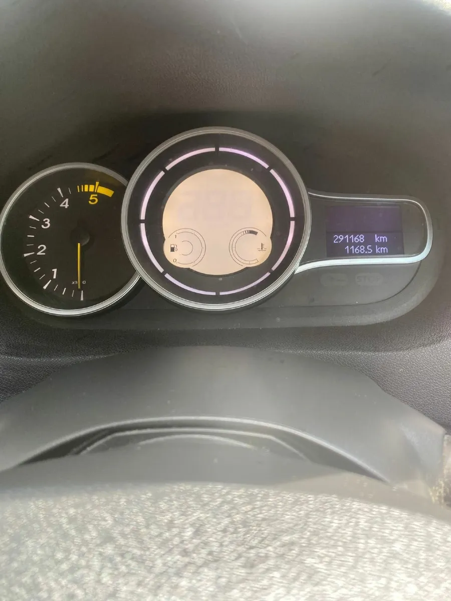 Renault Fluence 2011 - Image 3