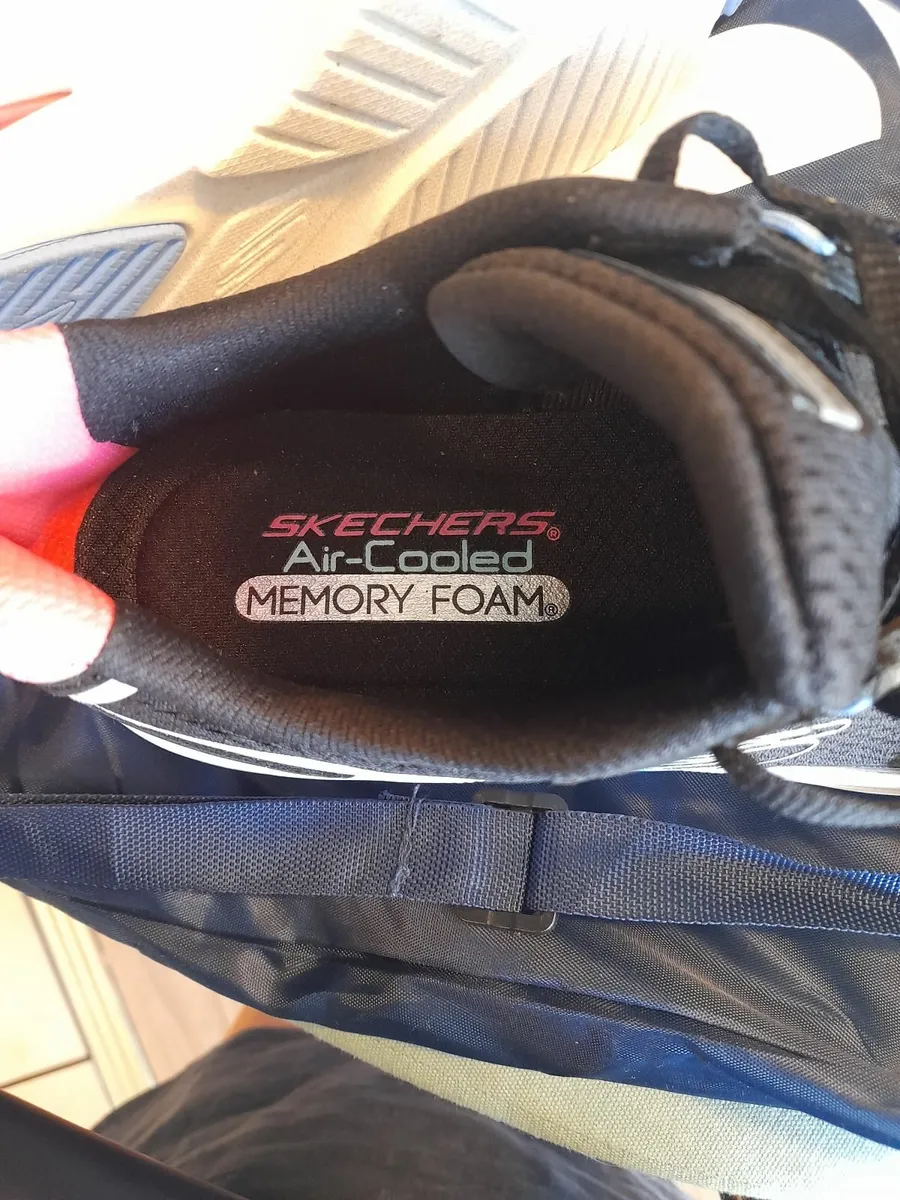 Sketchers / Air. - Image 1