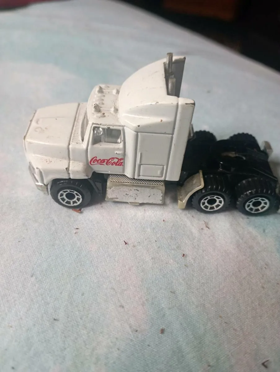 COCA COLA DIECAST MODLE TRUCK 1-64. SCALE - Image 3