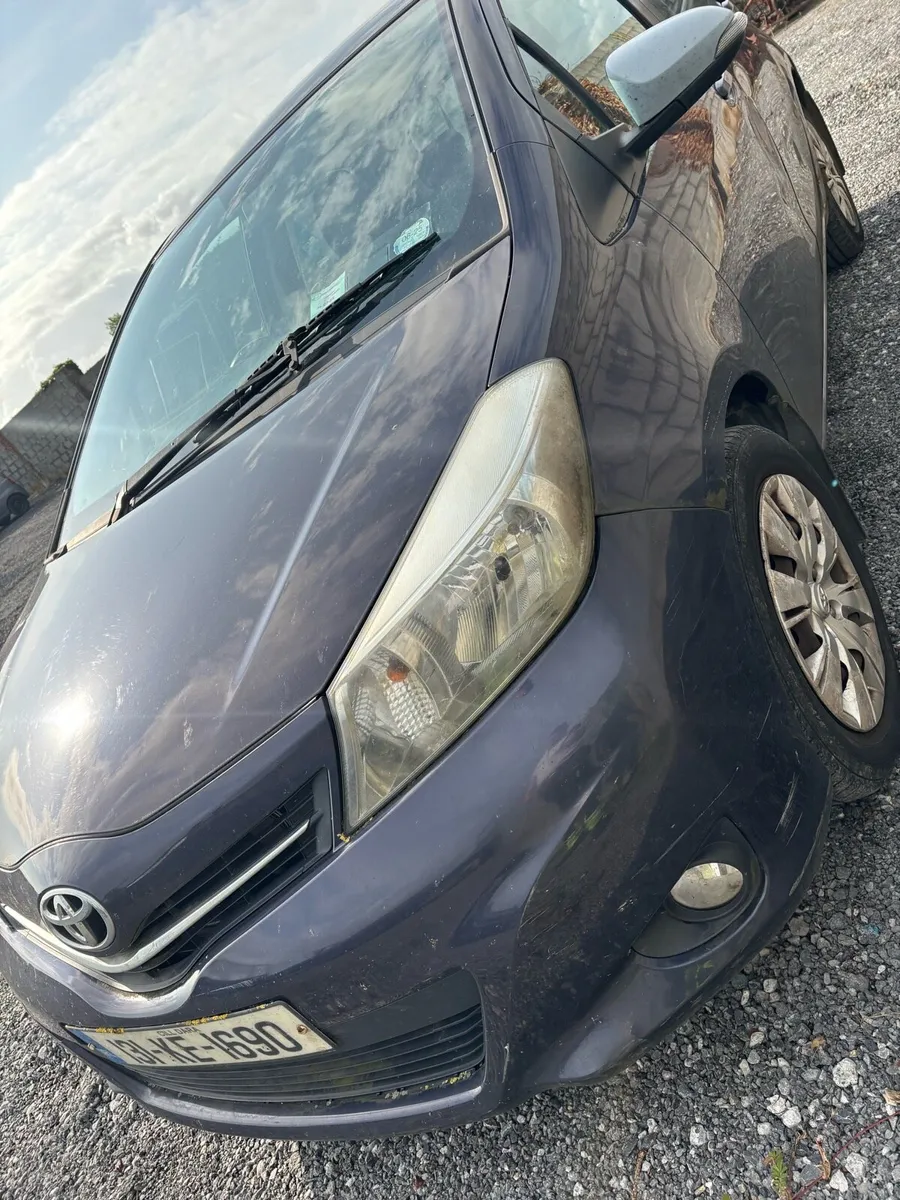 131 Toyota Yaris 1.0 vvti for dismantling - Image 4